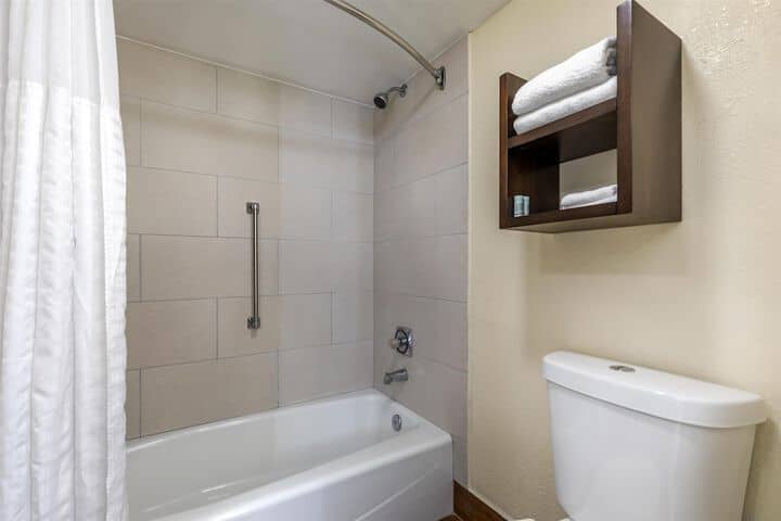 Room 33 of 45