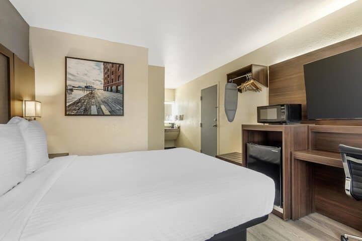 Room 8 of 45