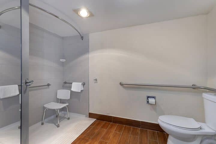 Room 28 of 45